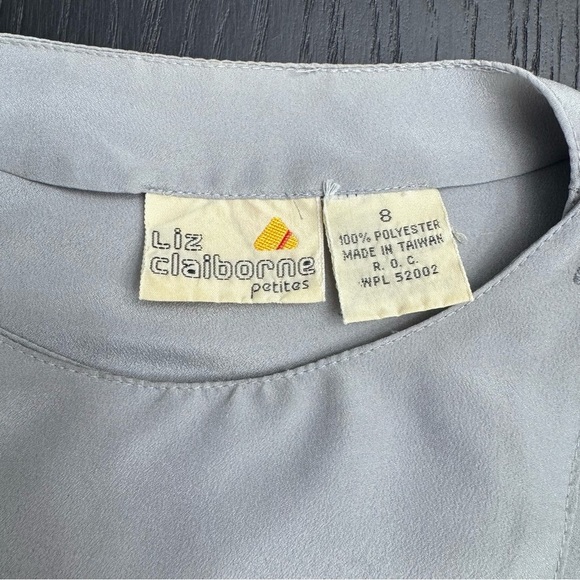 Vintage 80’s Liz Claiborne Silver Gray Padded Shoulder Blouse Size 8 - Picture 7 of 7